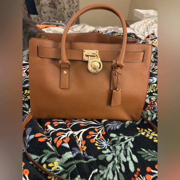 Michael Kors Handbags - Michael Kors Tan Large Leather Purse